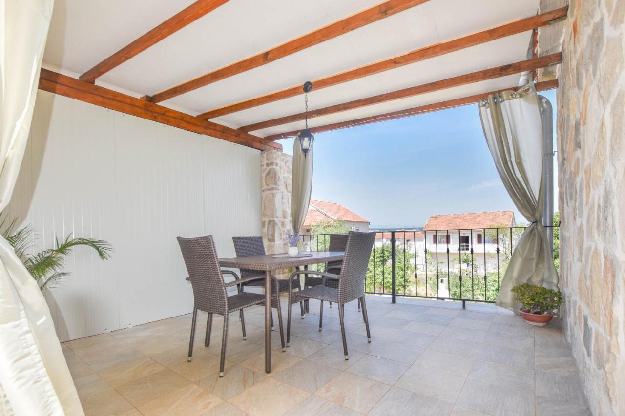 Apartments Tarragon Ugrinici Екстериор снимка