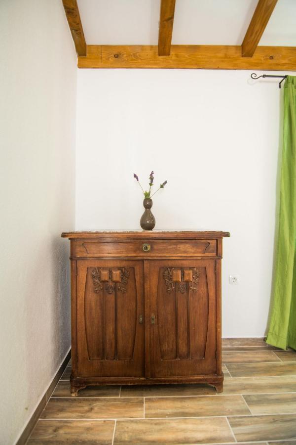 Apartments Tarragon Ugrinici Екстериор снимка