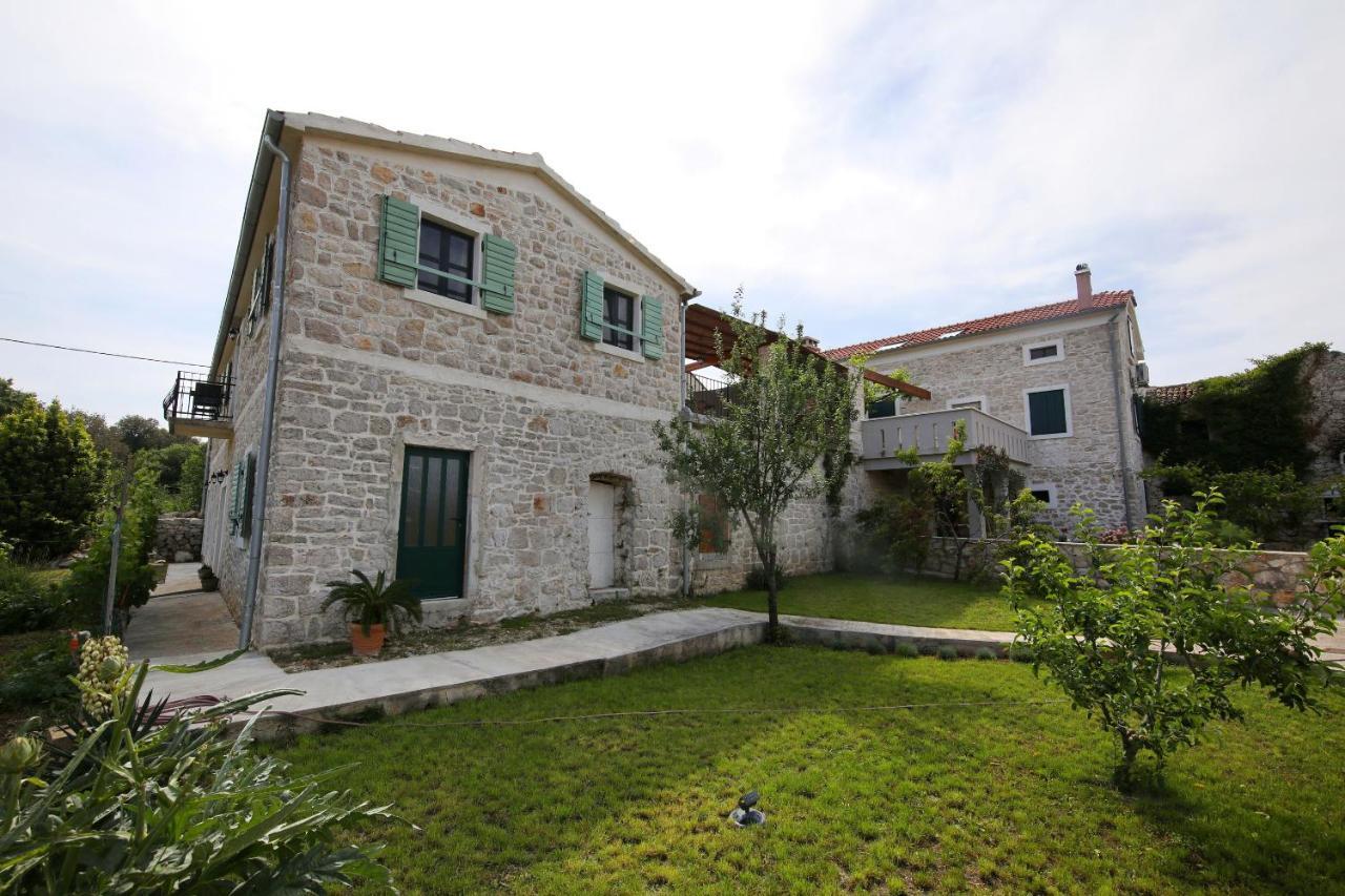 Apartments Tarragon Ugrinici Екстериор снимка