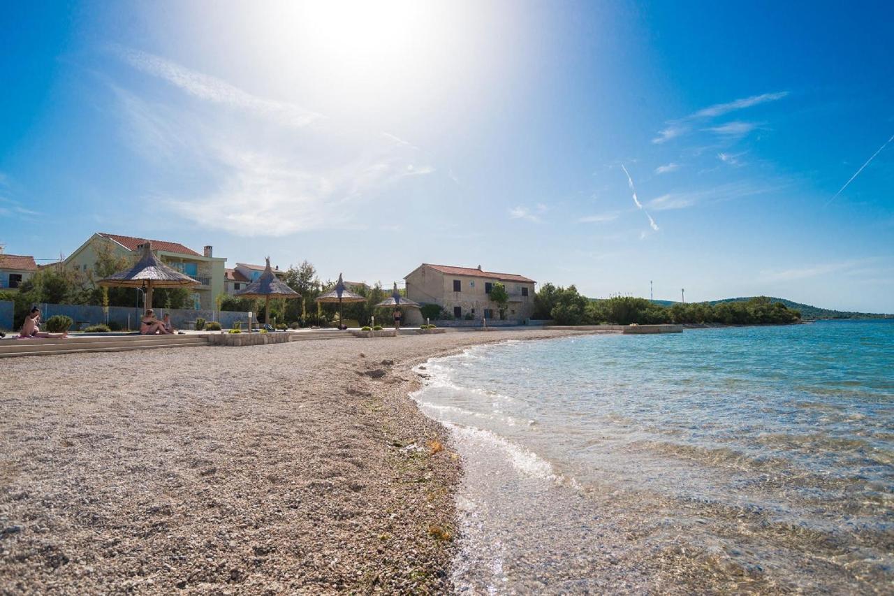Apartments Tarragon Ugrinici Екстериор снимка